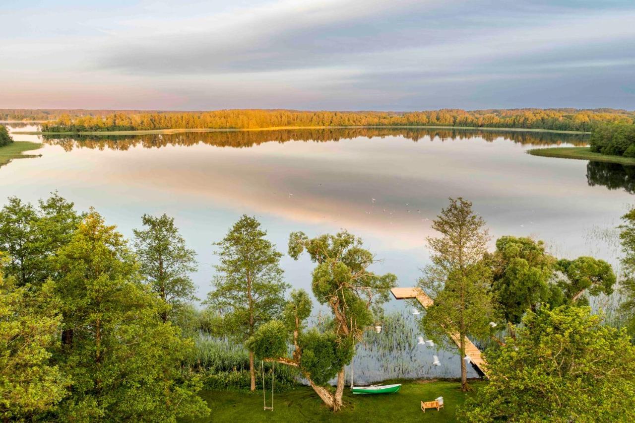 Kuliniai By Stirniai Lake Moletai District Eksteriør billede